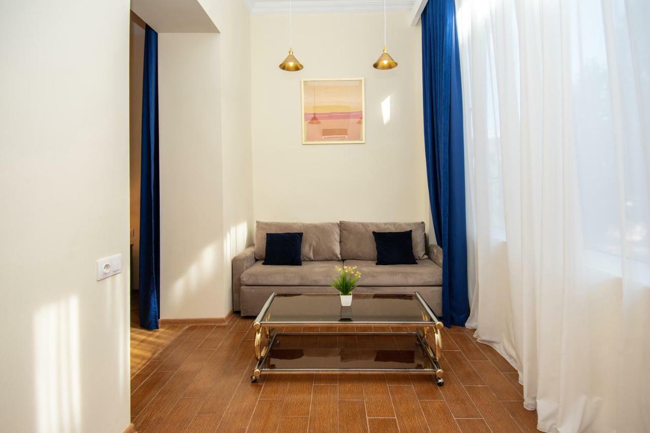 Gio'S Apartment Tbilisi Exterior photo